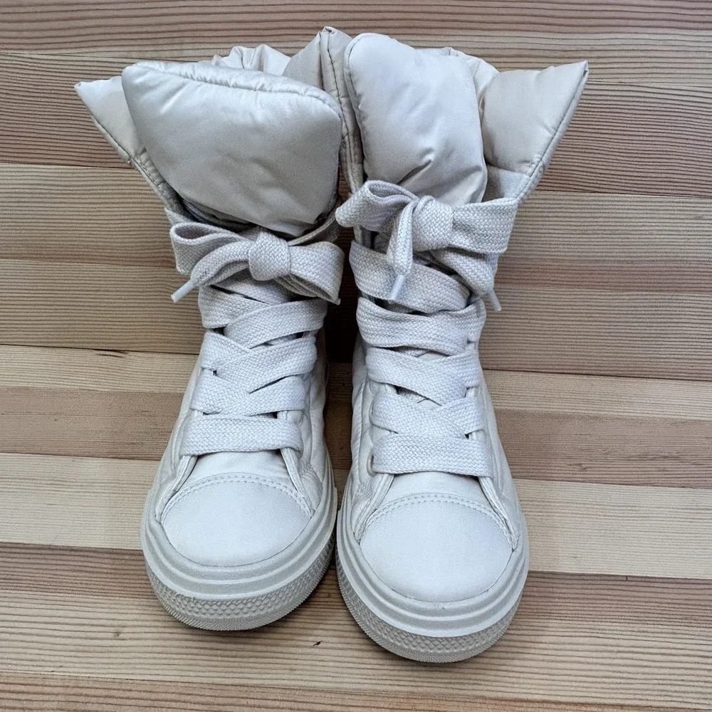 Converse brand new